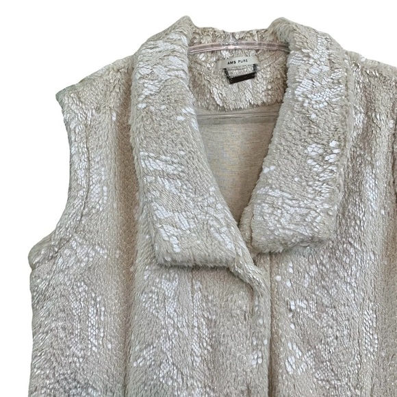 AMS Pure Faux Fur Shimmer Sleeveless Vest Jacket Beige Cream Ivory Size US 6 - Picture 3 of 8